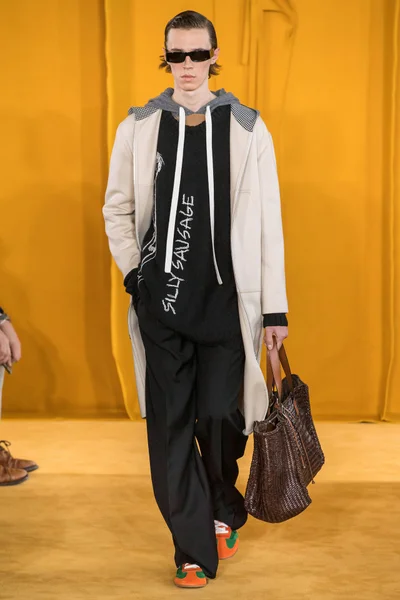 Look 44